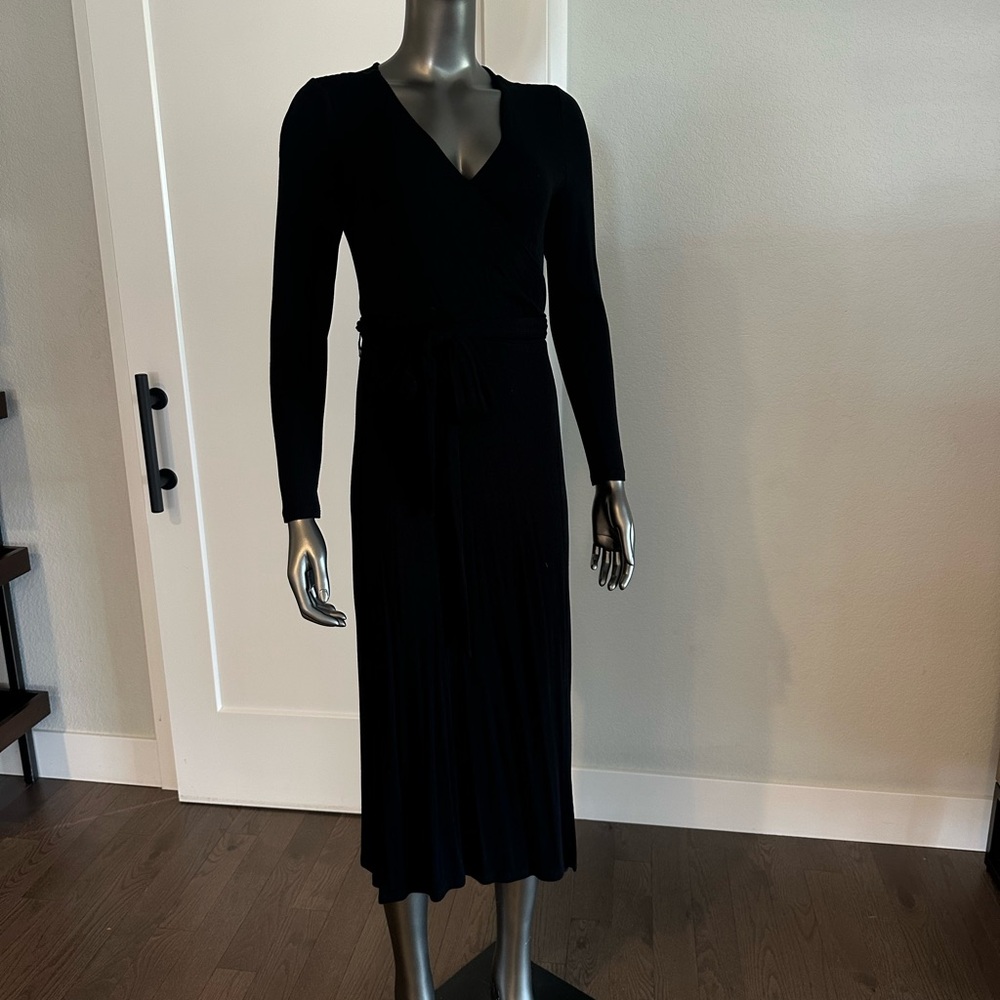 Good American Black Ribbed V-Neck Cocktail Dress